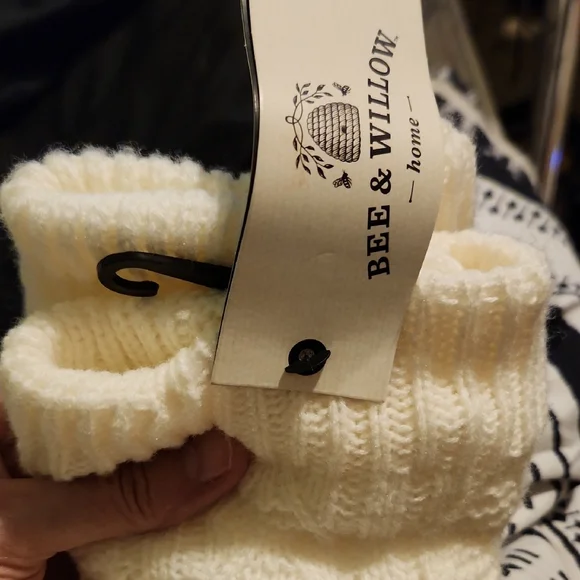 Cozy White Cable Knit Sock - Picture 5 of 6